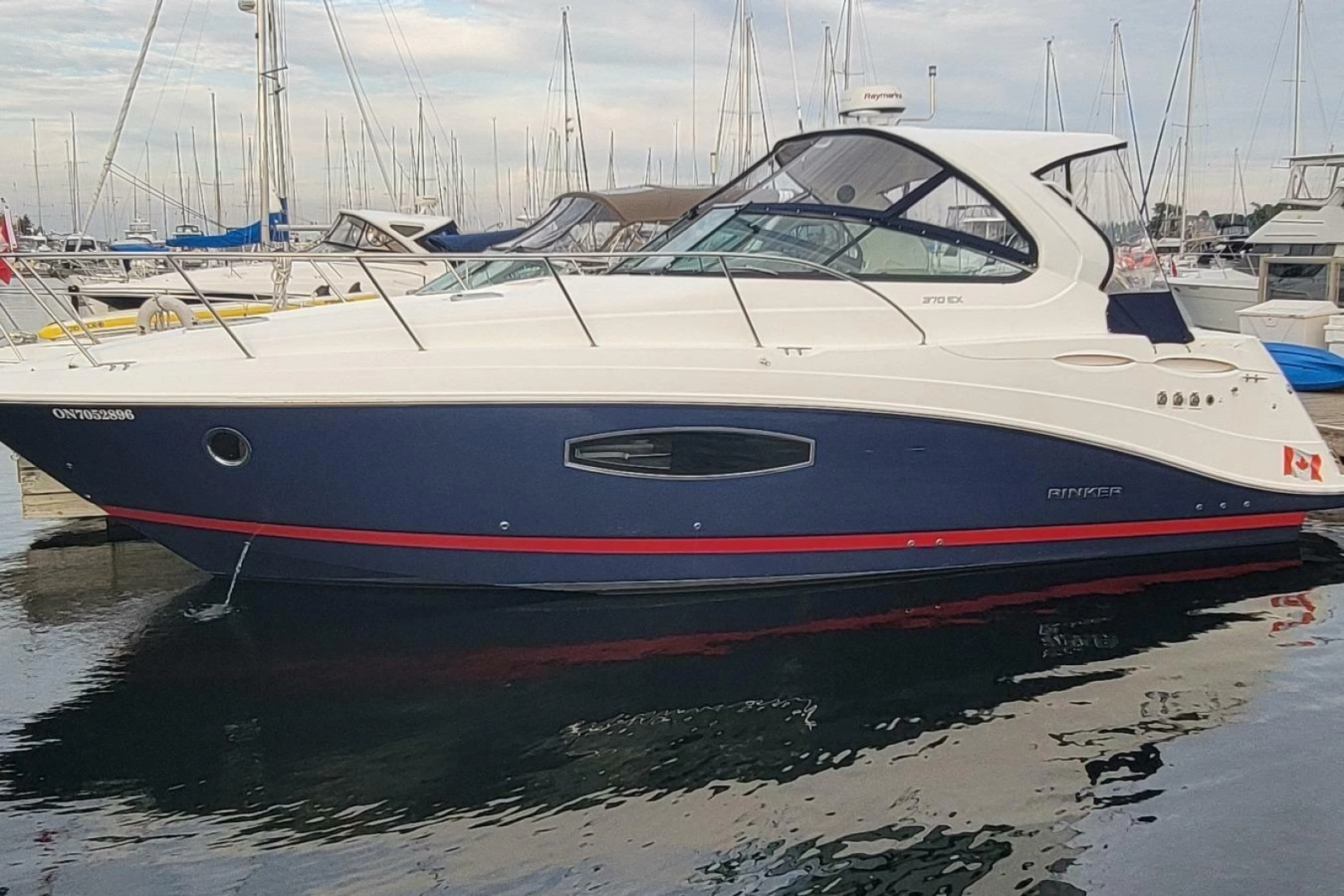 2019 Rinker EX 370
