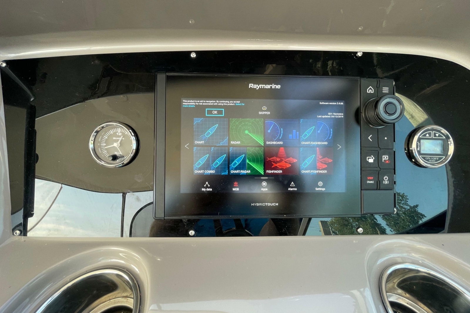 2019 Rinker EX 370