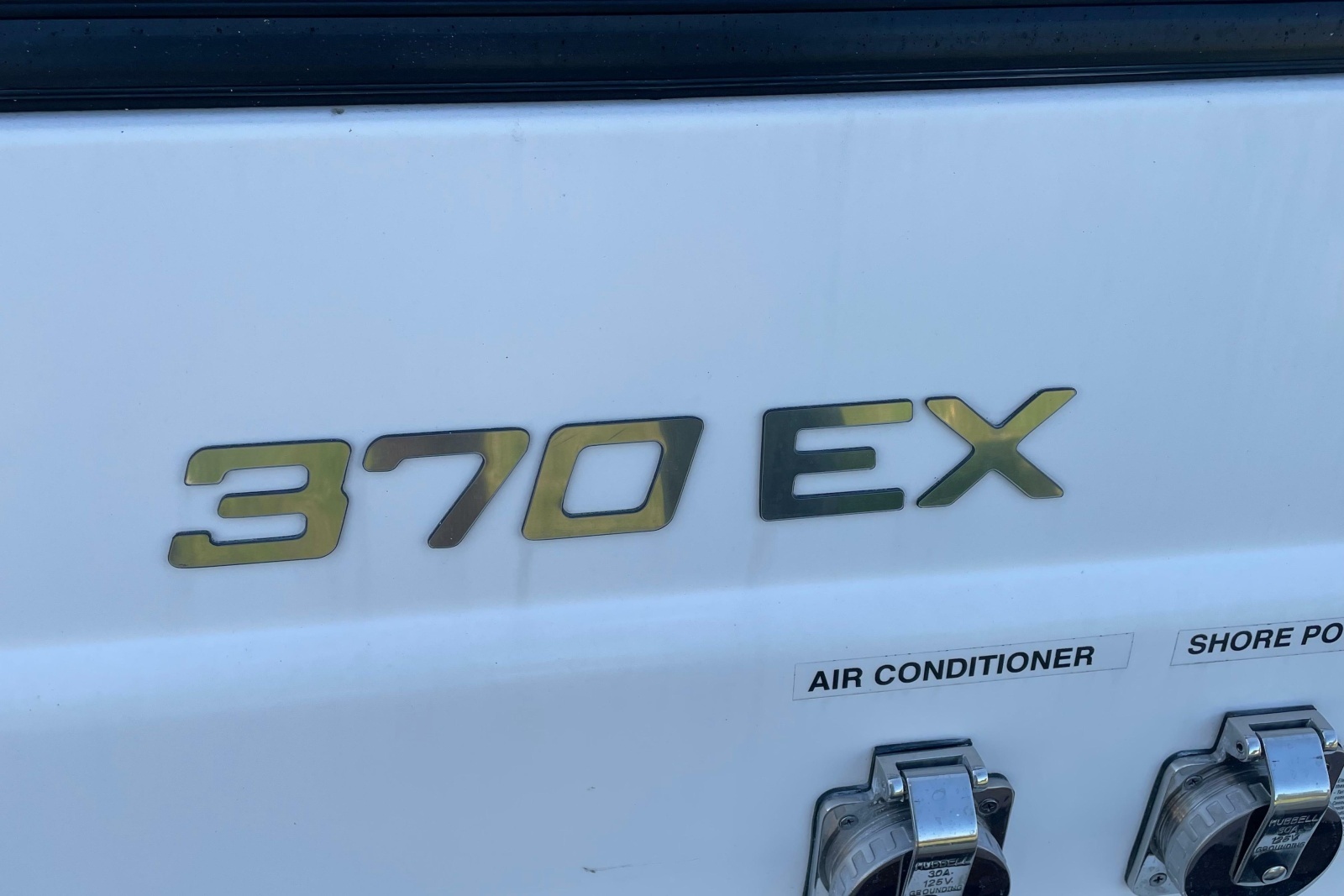 2019 Rinker EX 370