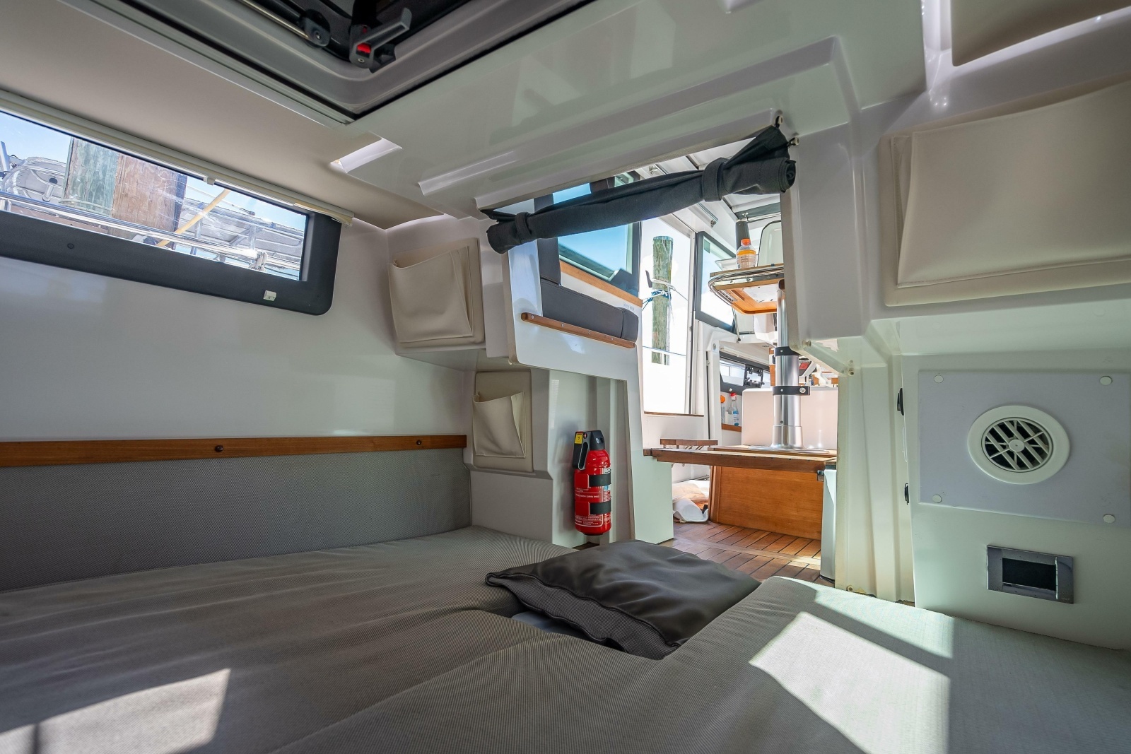 2018 Axopar 37 XC Cross Cabin