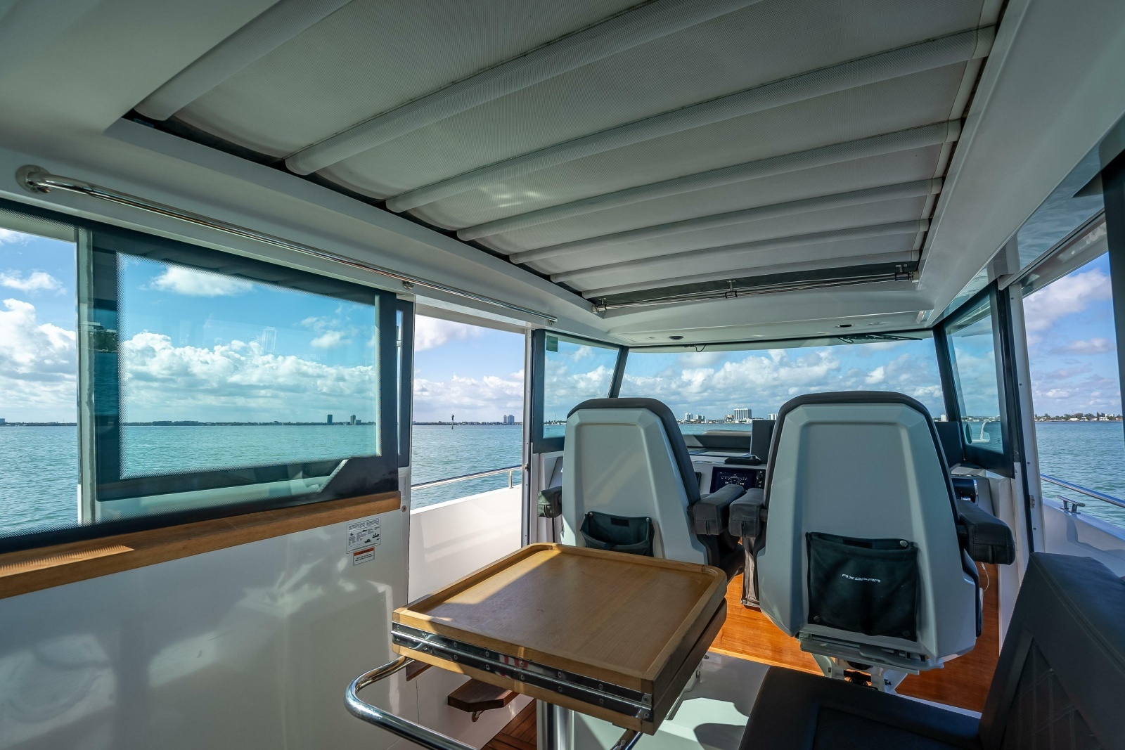 2018 Axopar 37 XC Cross Cabin