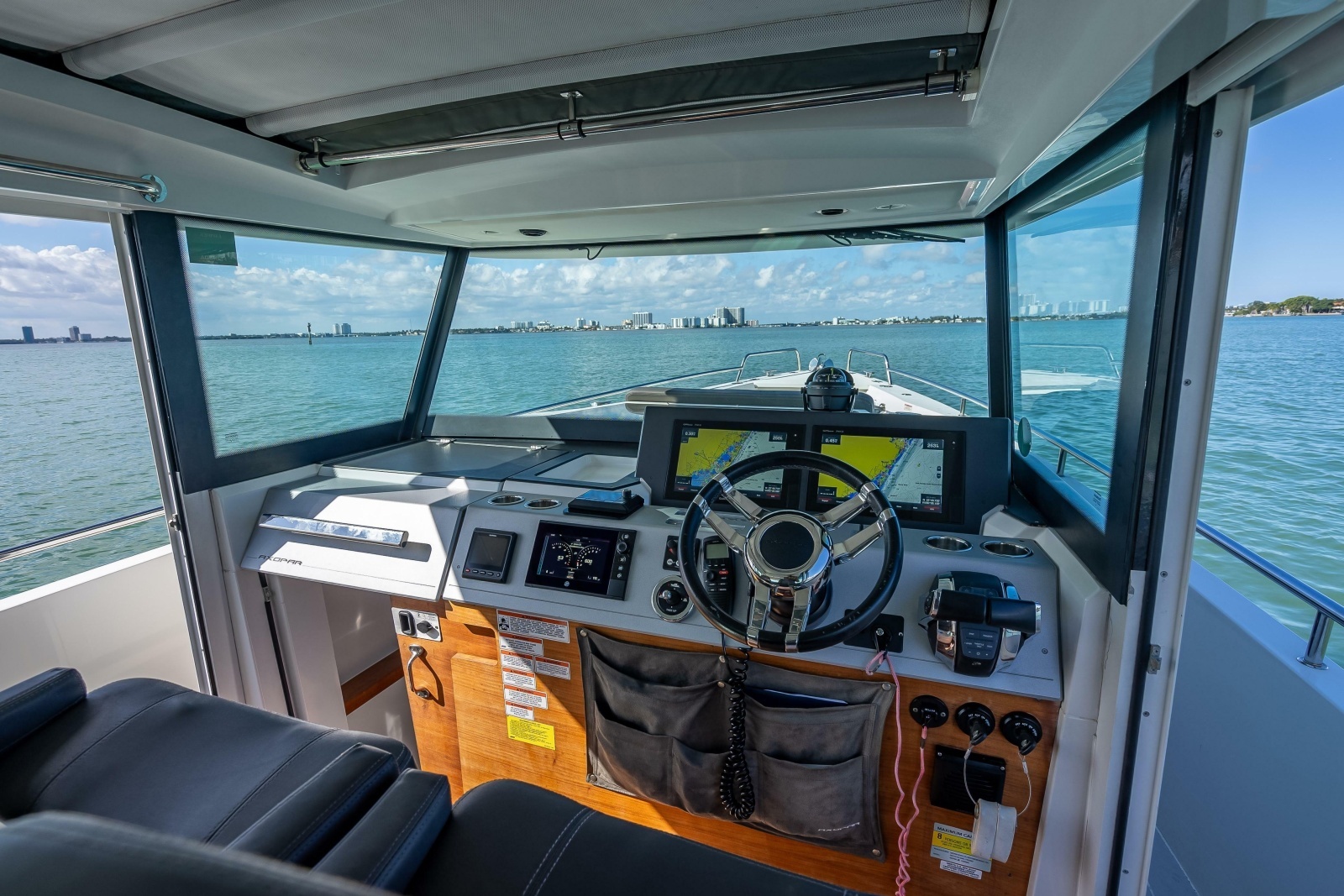 2018 Axopar 37 XC Cross Cabin