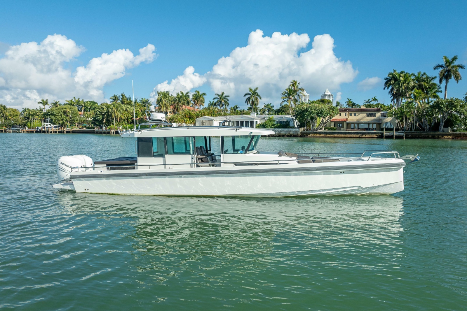 2018 Axopar 37 XC Cross Cabin