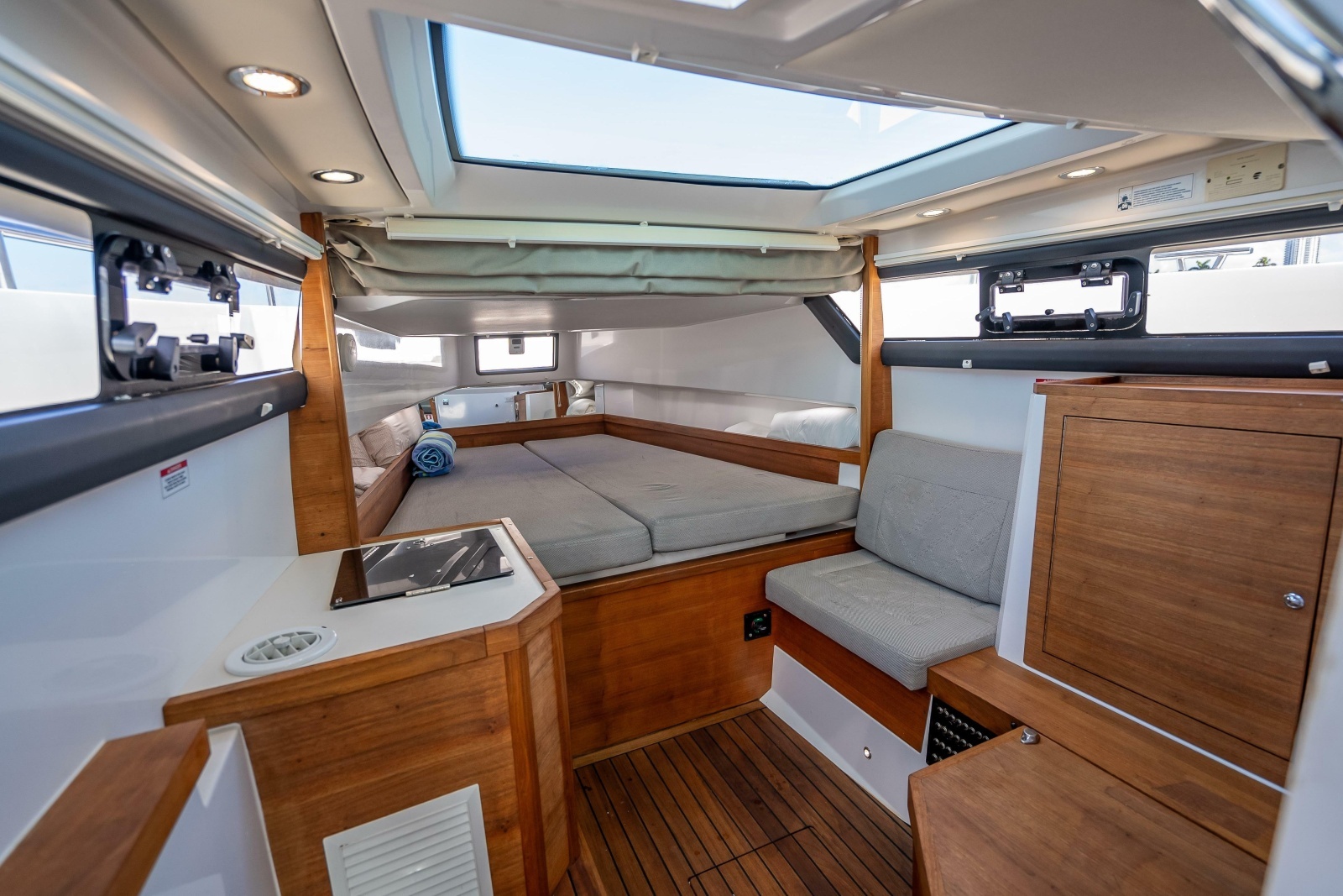2018 Axopar 37 XC Cross Cabin