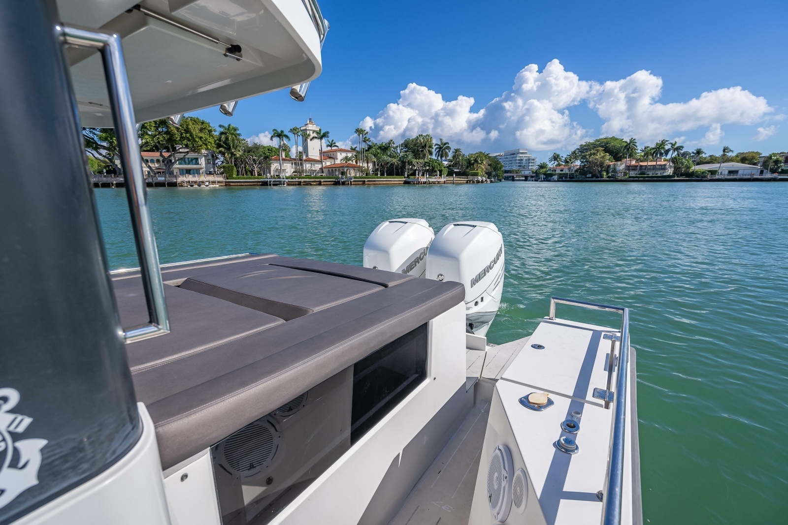 2018 Axopar 37 XC Cross Cabin
