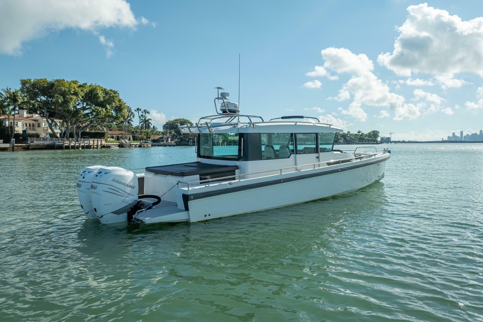 2018 Axopar 37 XC Cross Cabin