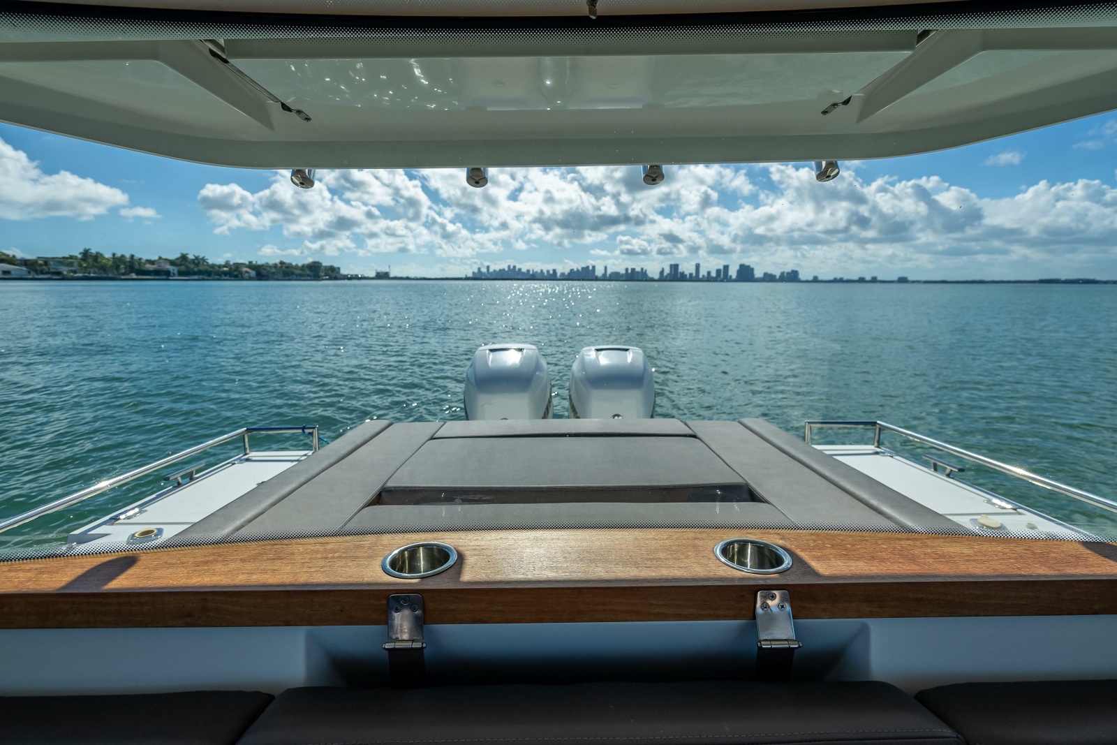 2018 Axopar 37 XC Cross Cabin