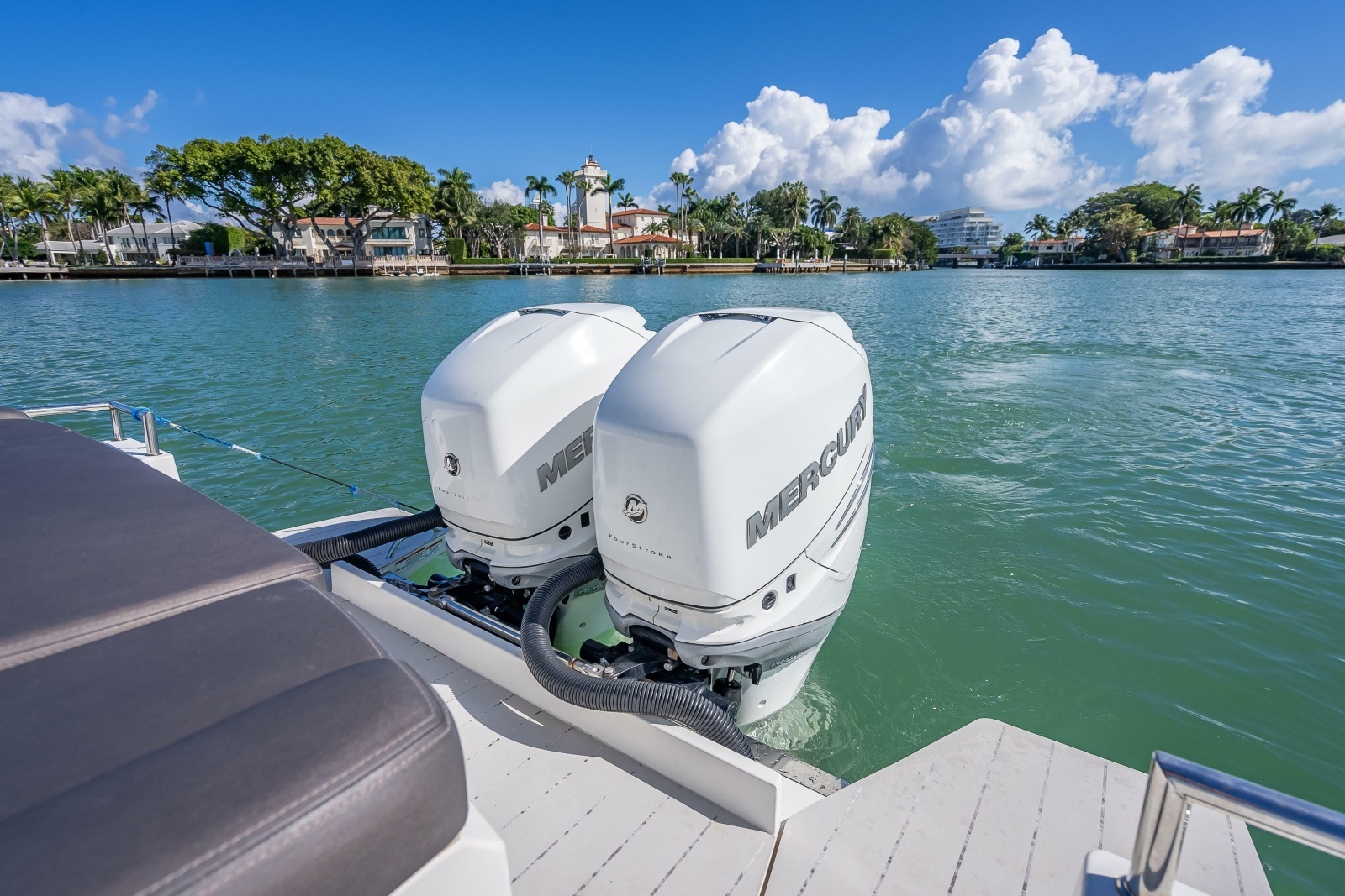 2018 Axopar 37 XC Cross Cabin
