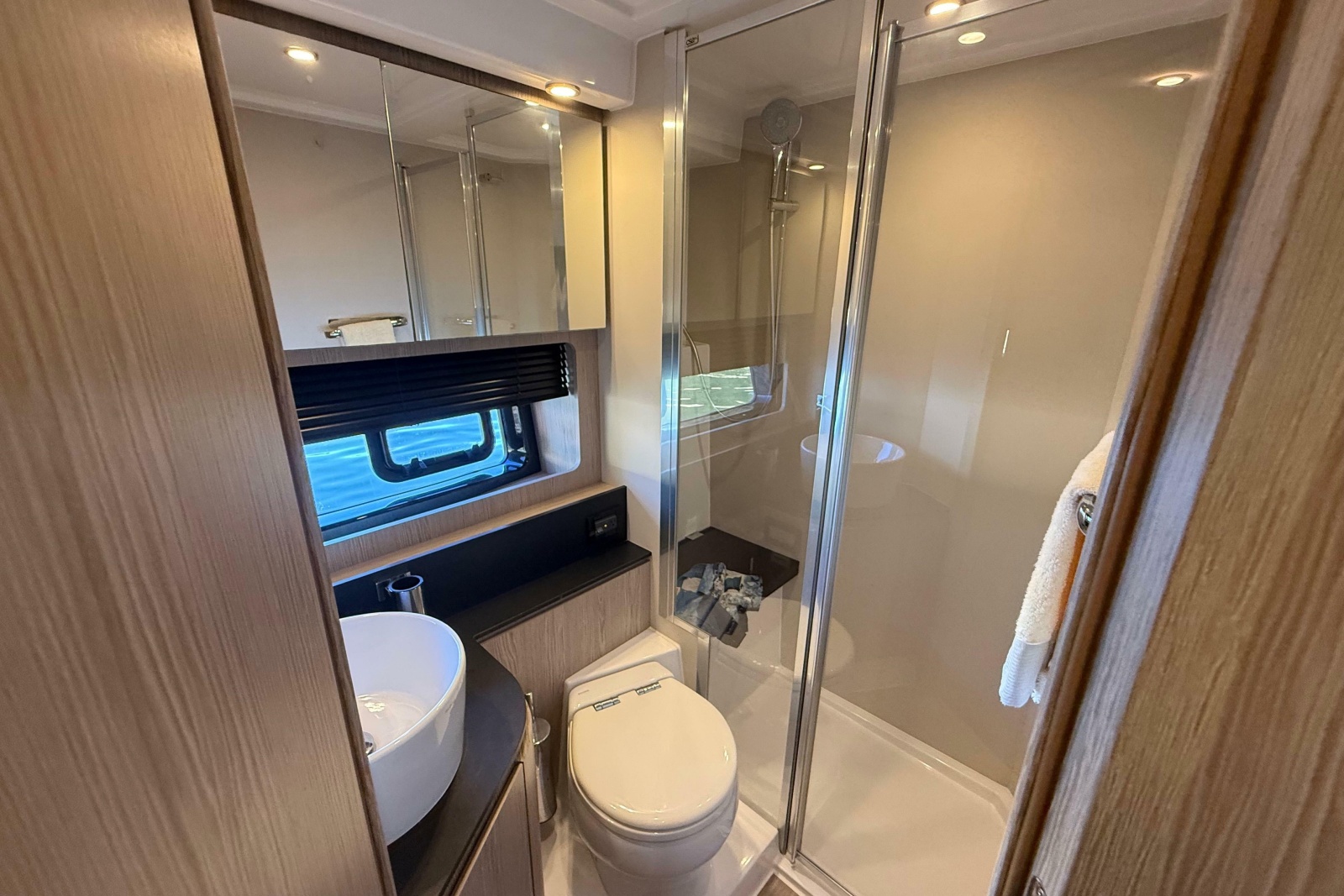 2018 Azimut Atlantis 43