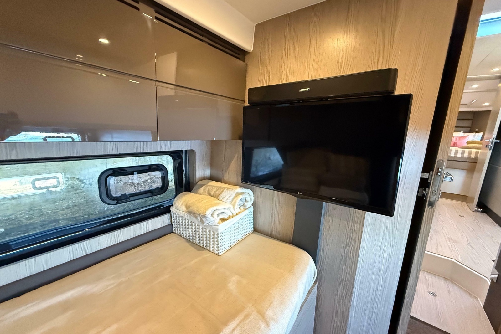 2018 Azimut Atlantis 43