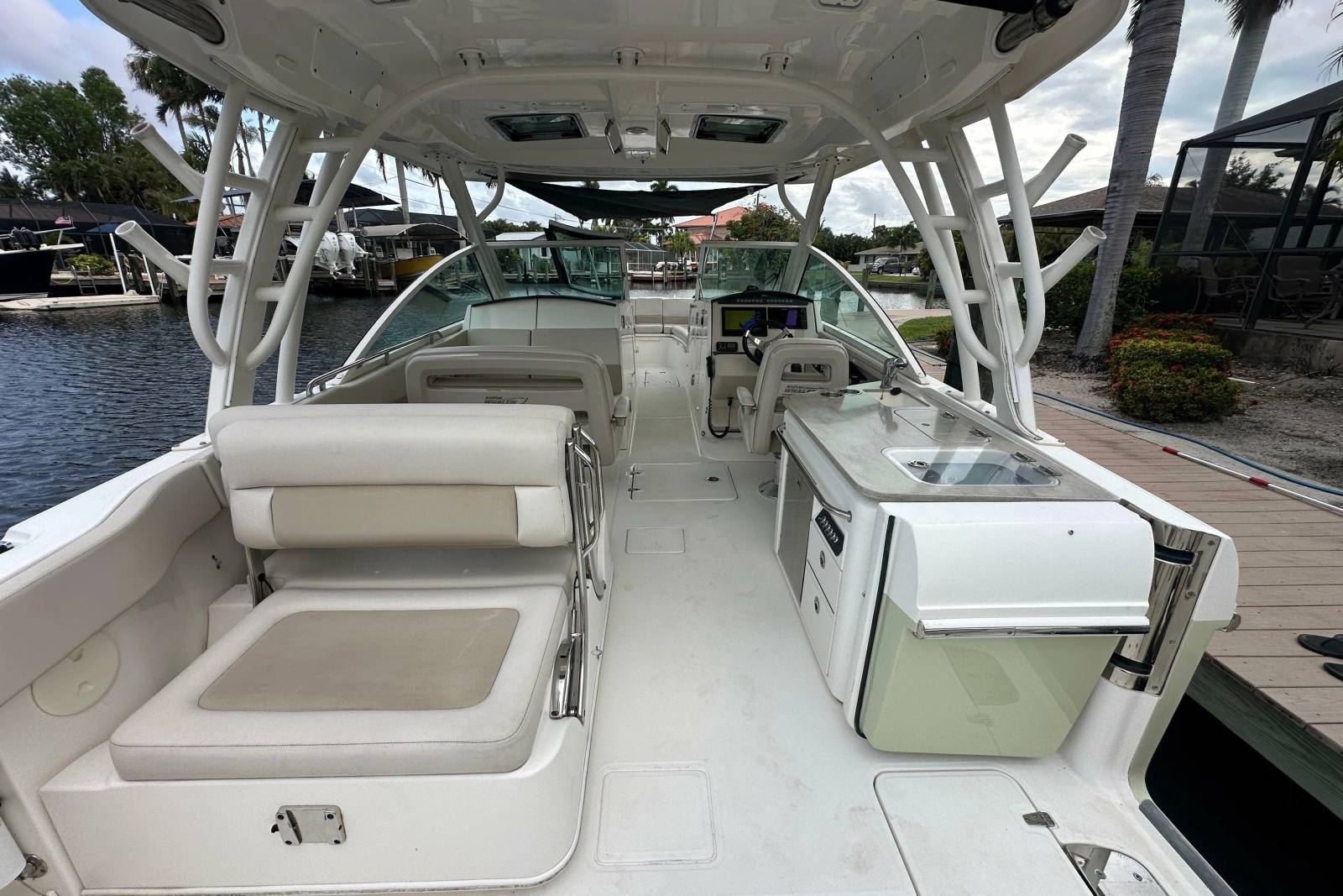 2018 Boston Whaler 320 Vantage