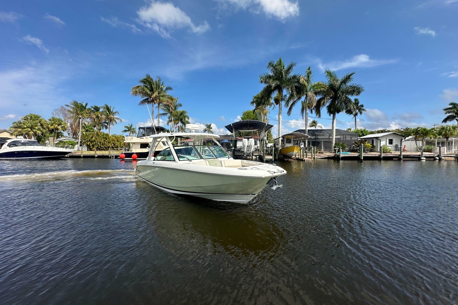 2018 Boston Whaler 320 Vantage