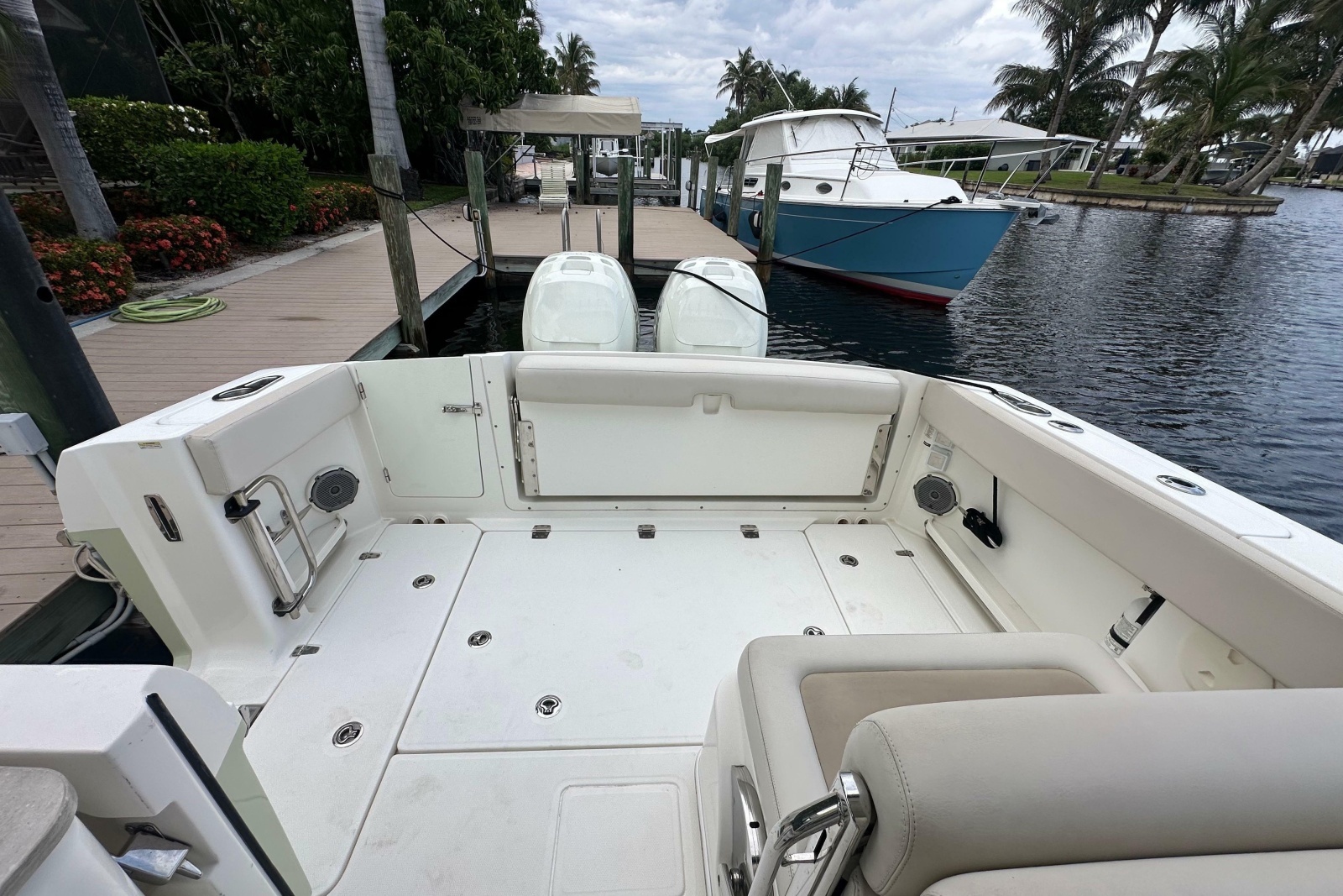 2018 Boston Whaler 320 Vantage