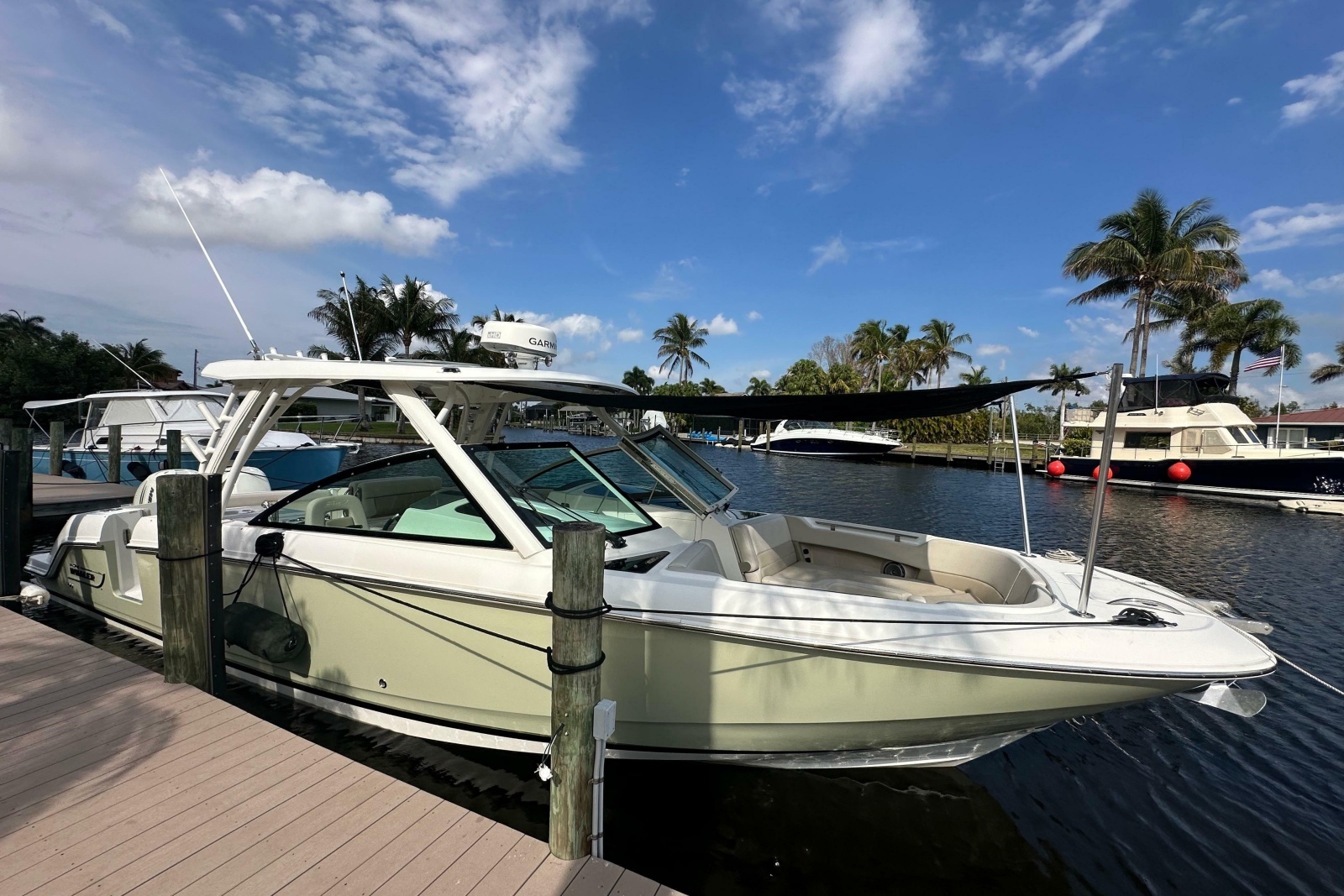 2018 Boston Whaler 320 Vantage
