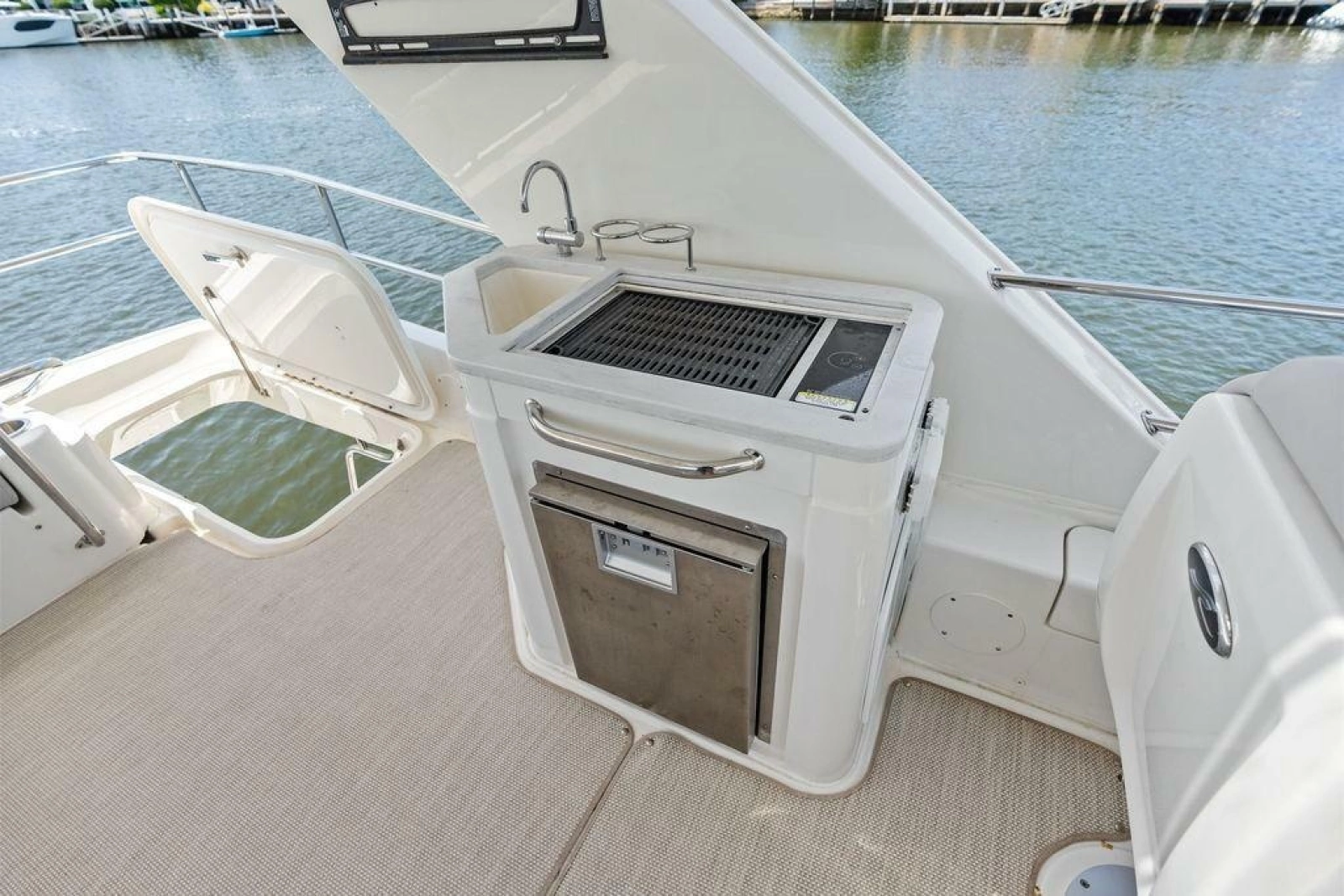 2018 Sea Ray Fly 460