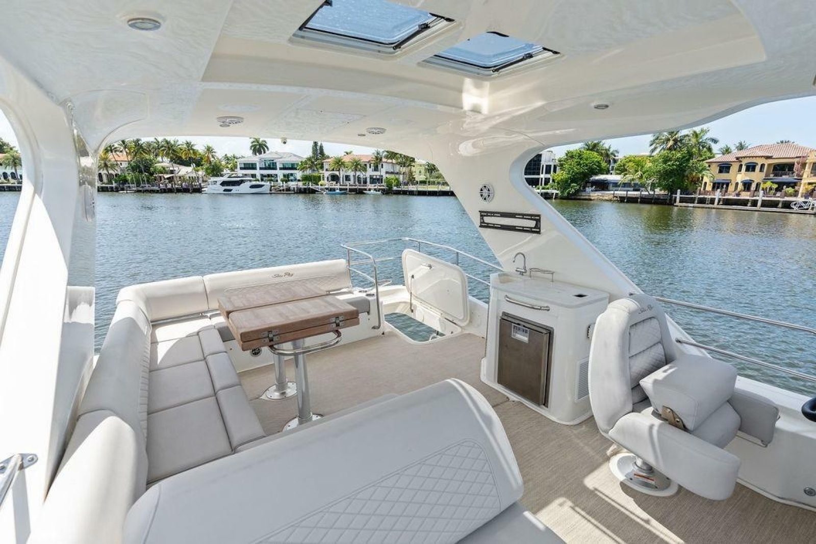 2018 Sea Ray Fly 460
