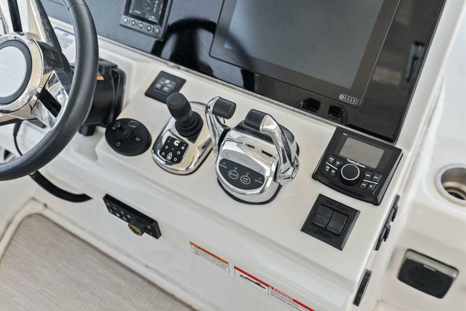 2018 Sea Ray Fly 460