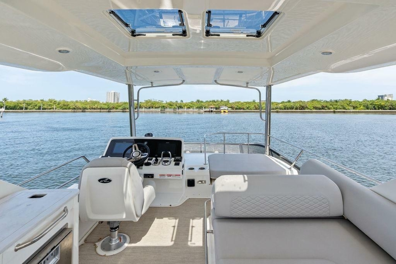 2018 Sea Ray Fly 460