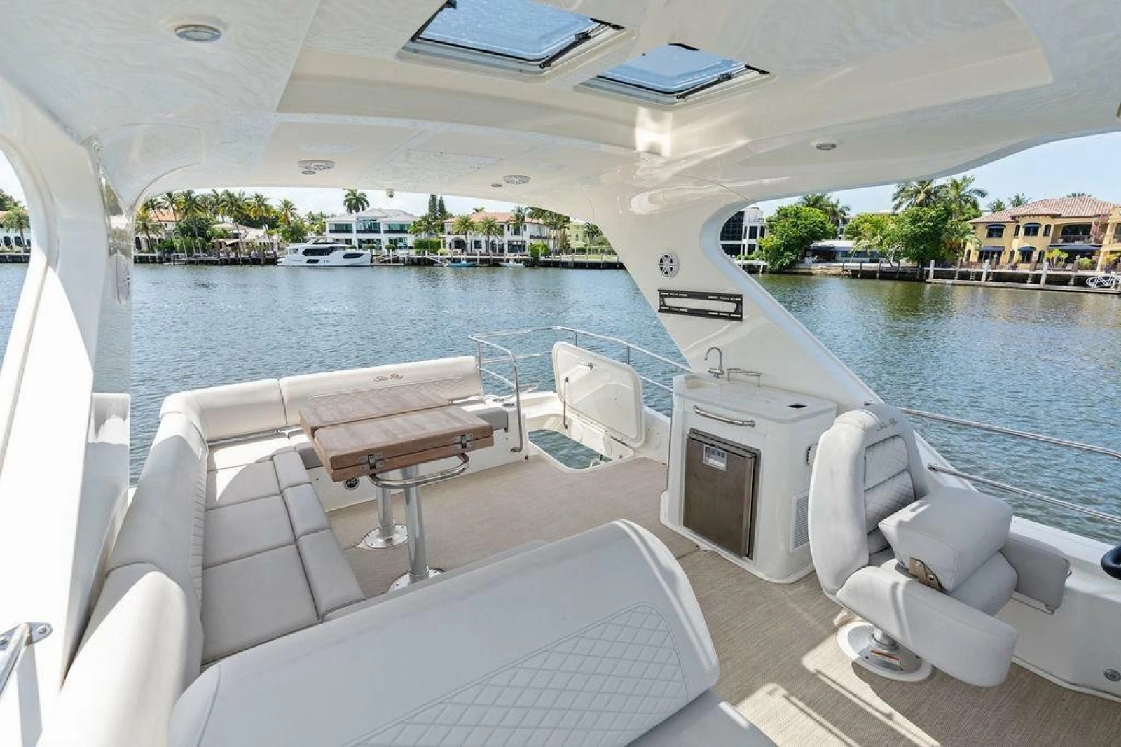 2018 Sea Ray Fly 460