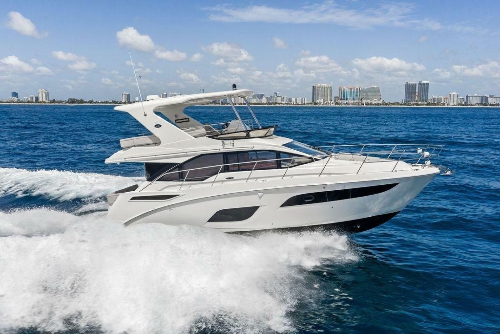 2018 Sea Ray Fly 460