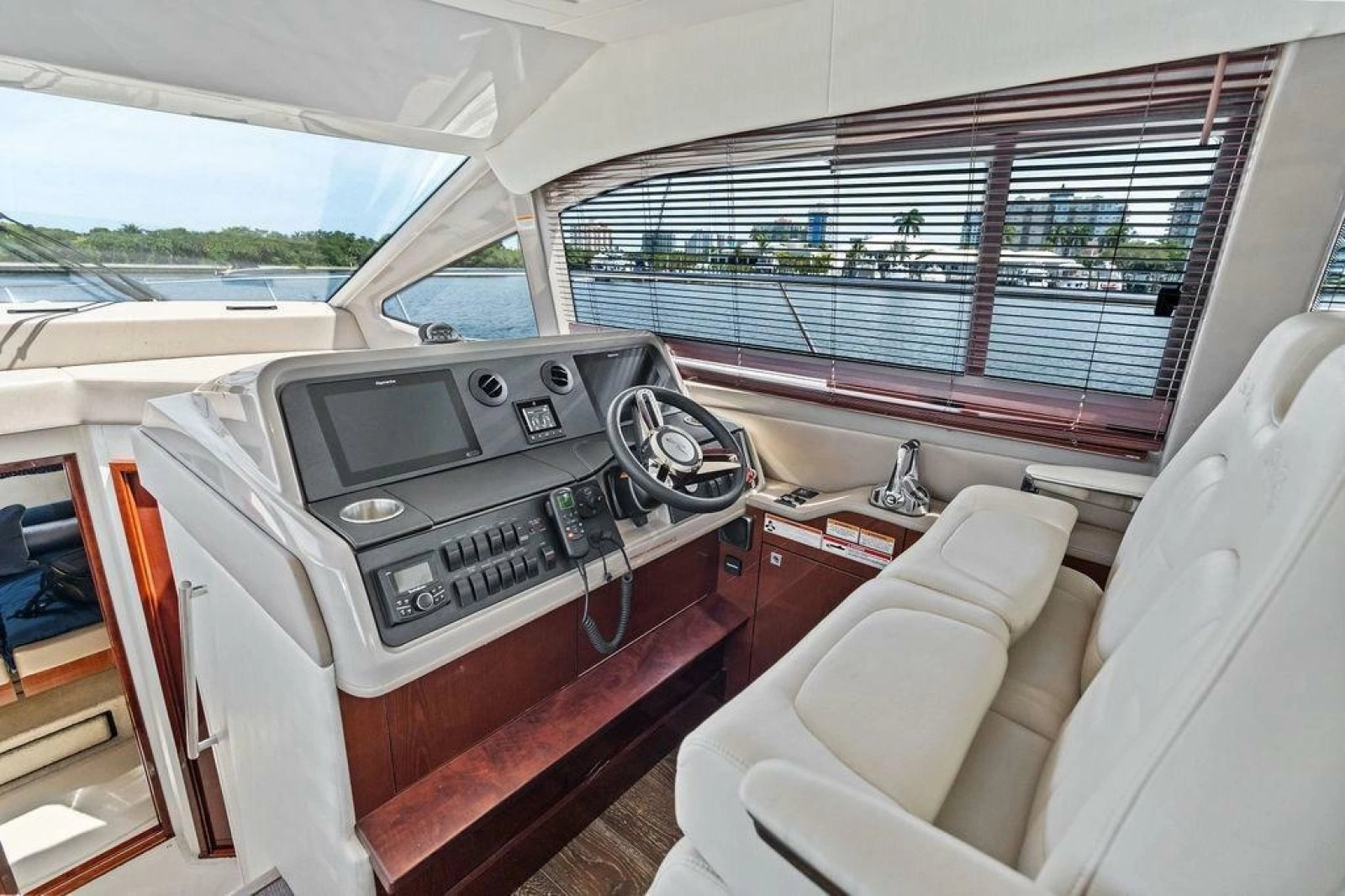 2018 Sea Ray Fly 460