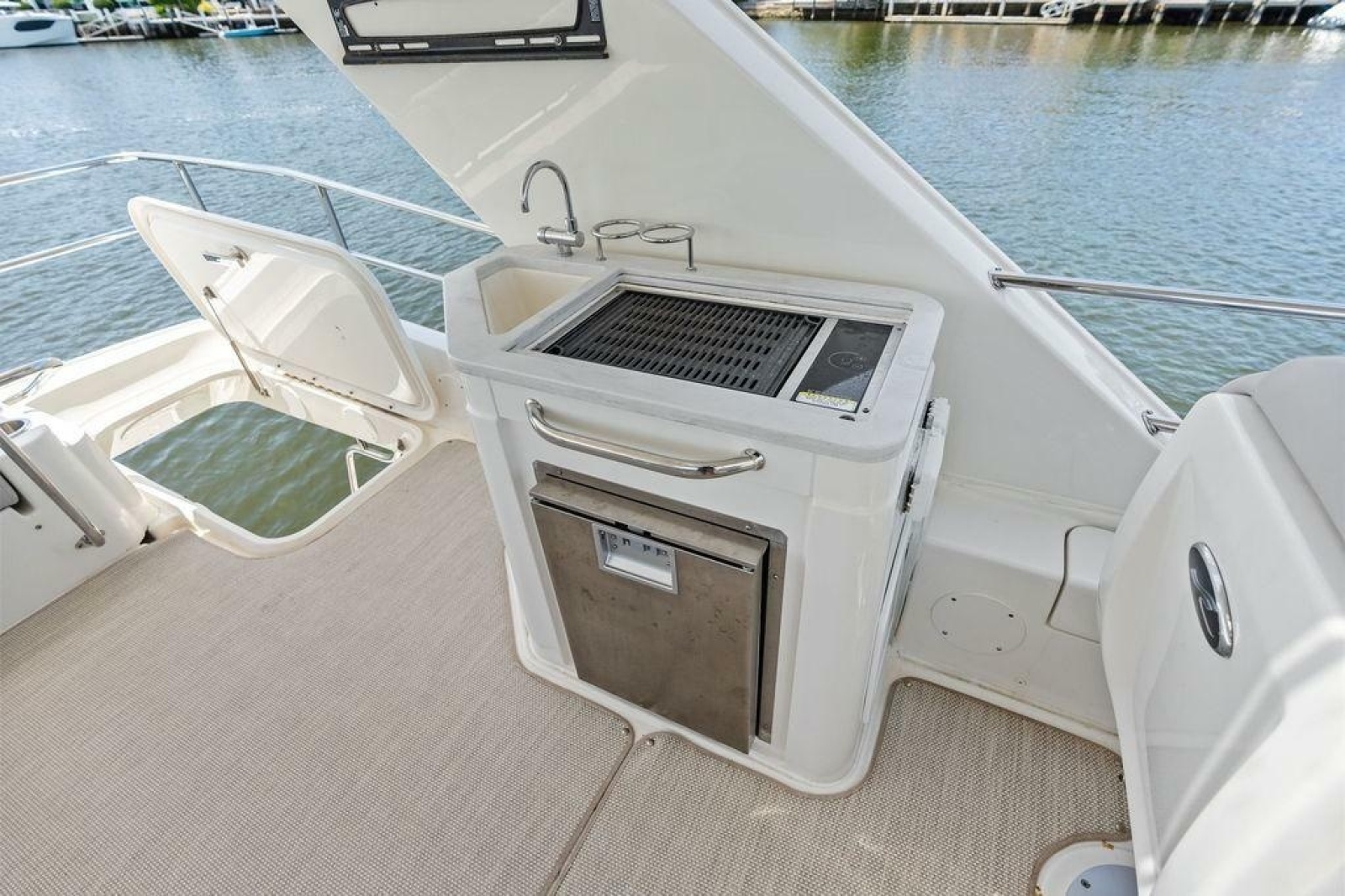 2018 Sea Ray Fly 460