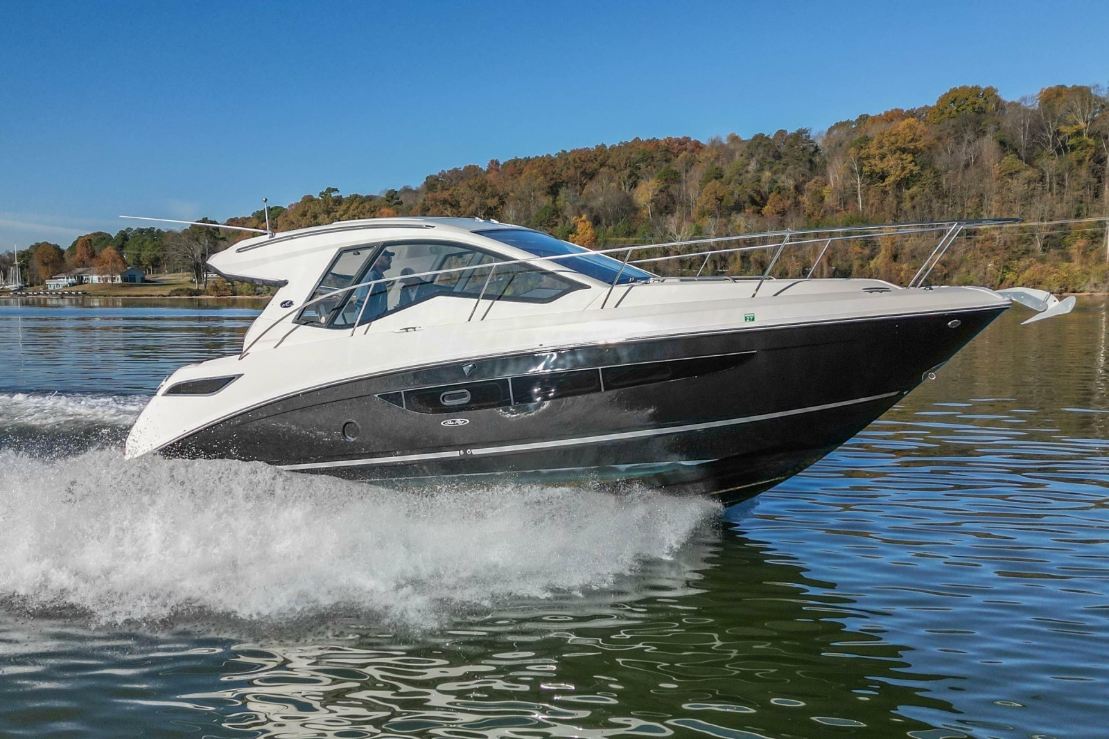 2018 Sea Ray Sundancer 350 Coupe