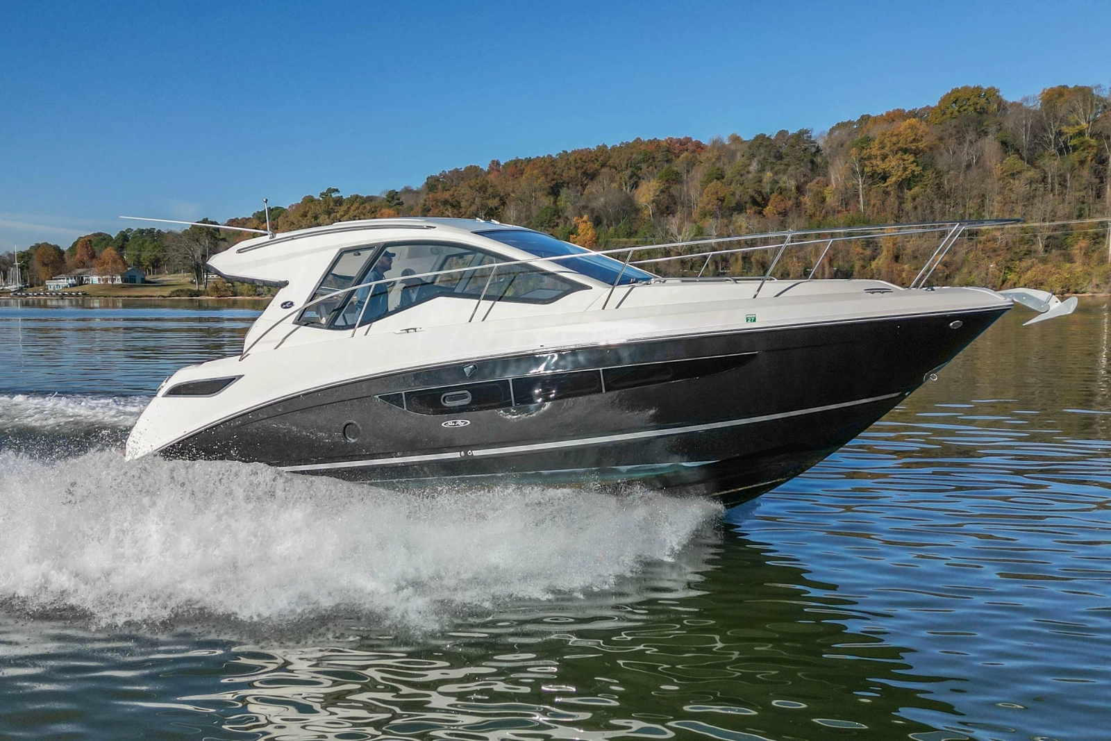 2018 Sea Ray Sundancer 350 Coupe