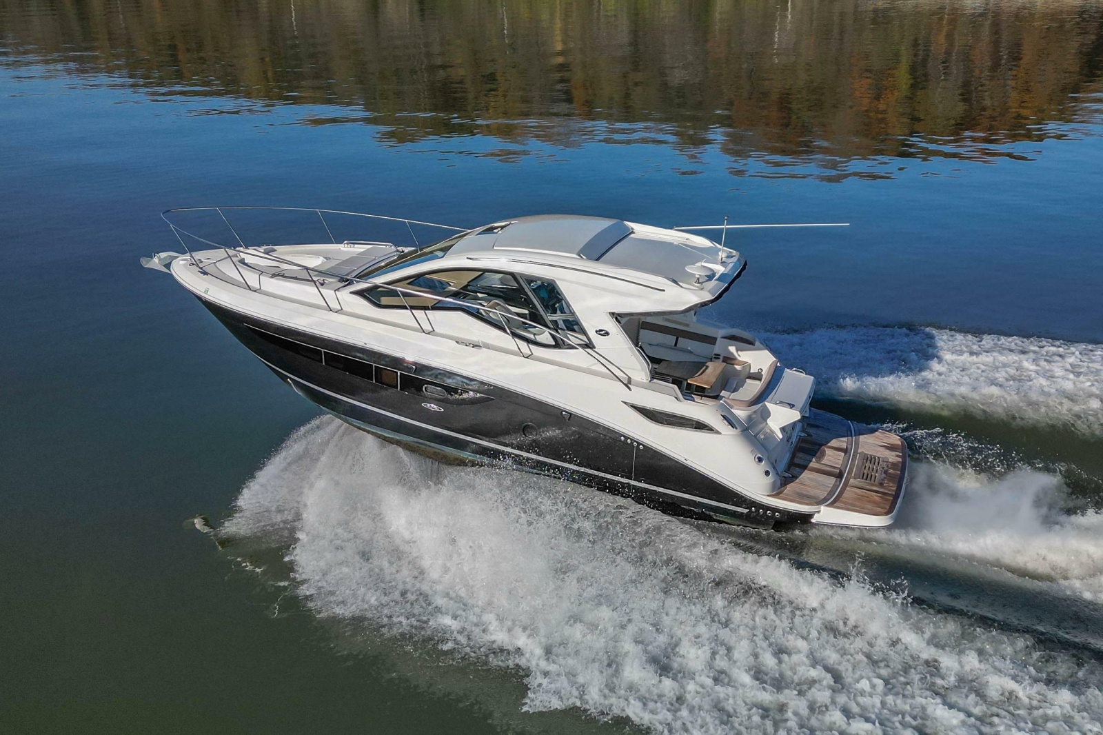 2018 Sea Ray Sundancer 350 Coupe