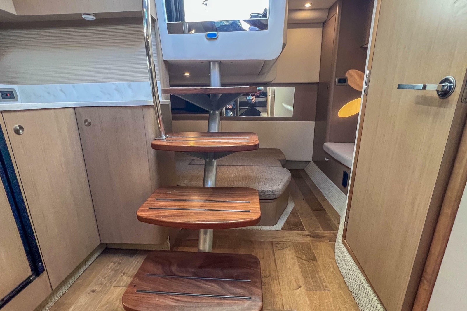 2018 Sea Ray Sundancer 350 Coupe