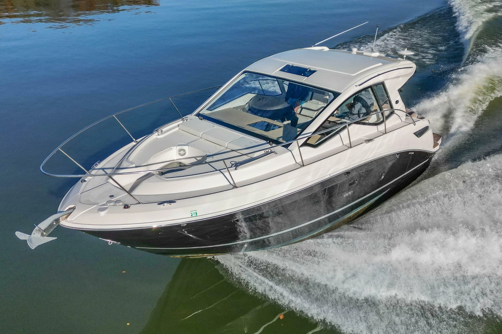 2018 Sea Ray Sundancer 350 Coupe