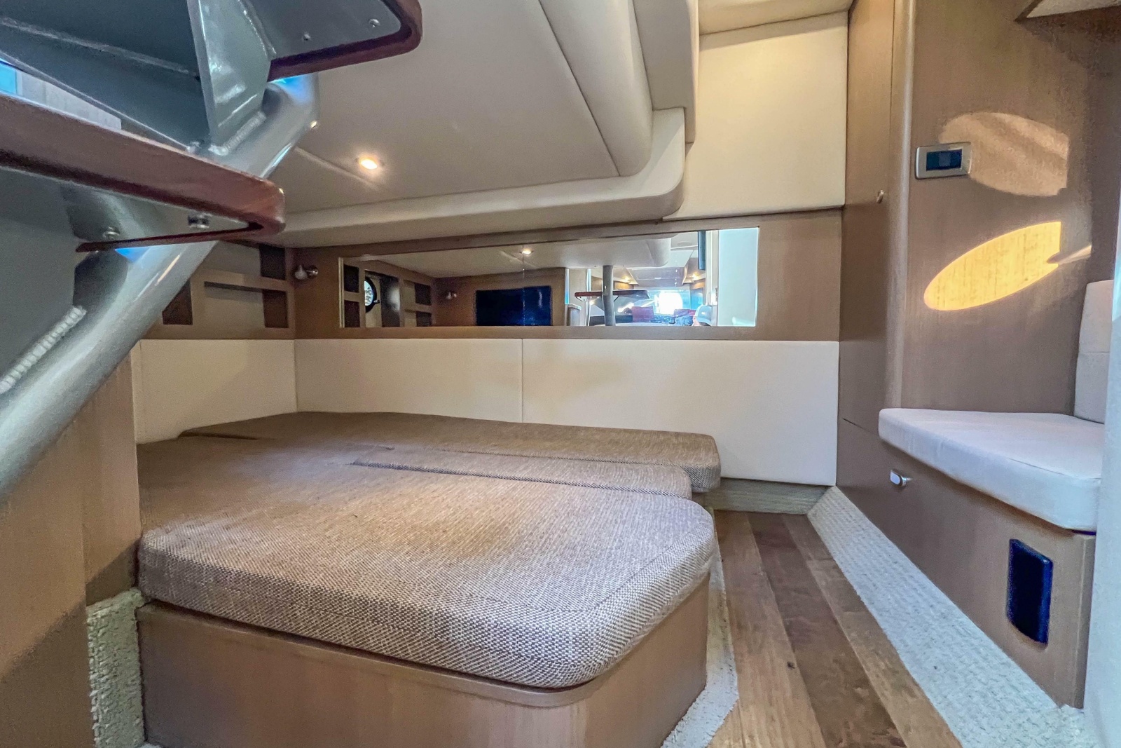 2018 Sea Ray Sundancer 350 Coupe