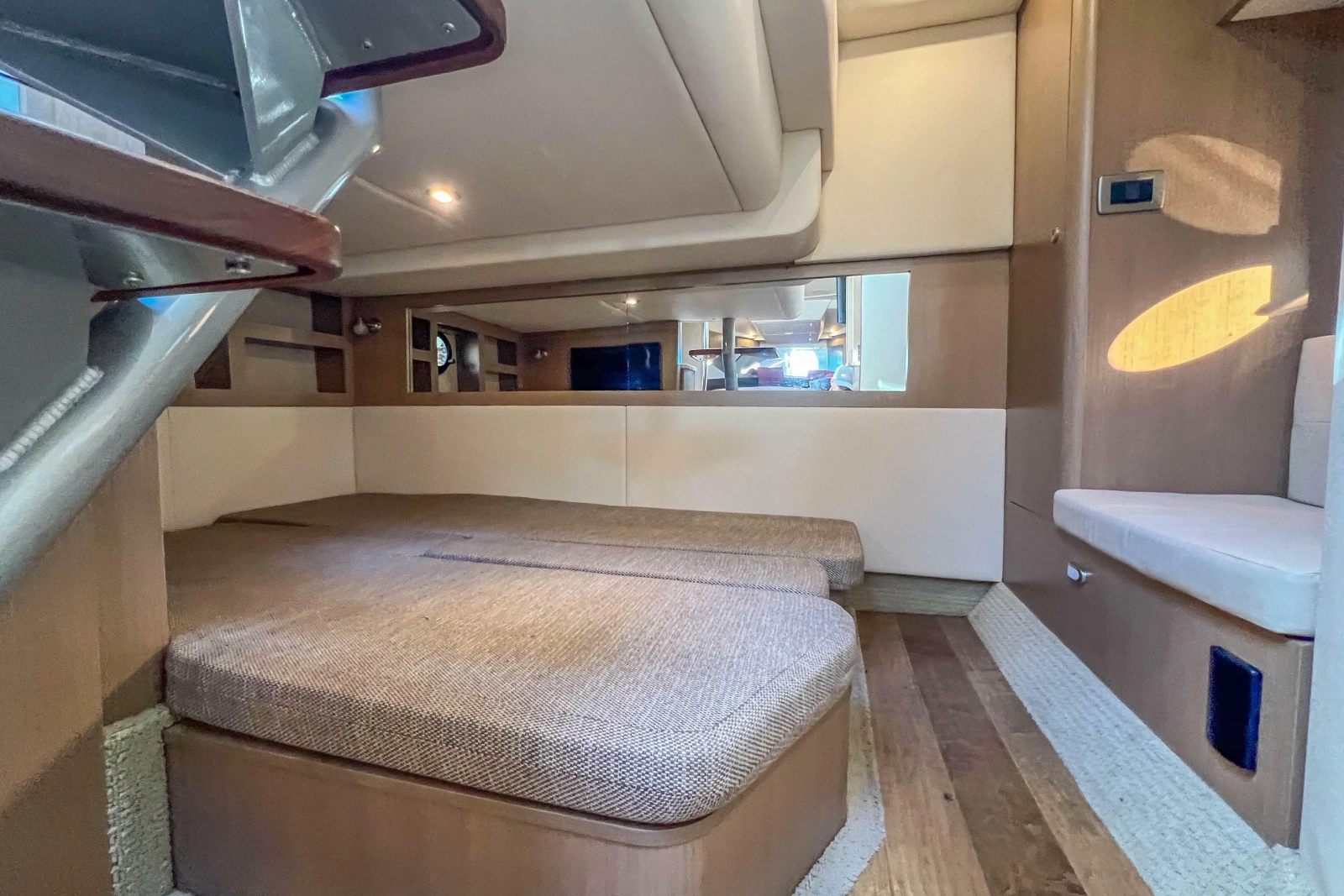 2018 Sea Ray Sundancer 350 Coupe