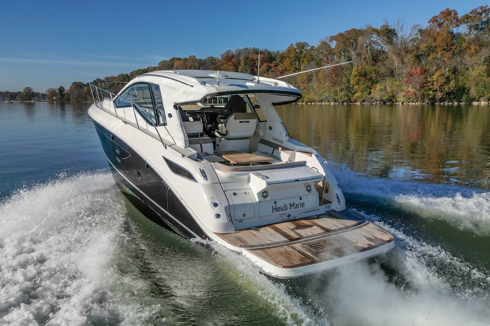 2018 Sea Ray Sundancer 350 Coupe