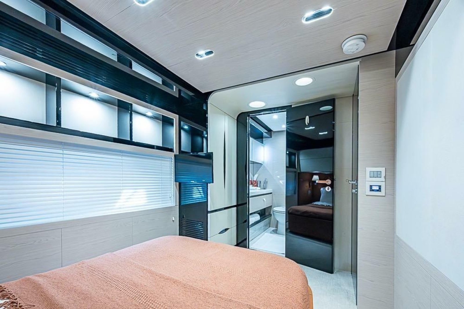 2017 Azimut 80