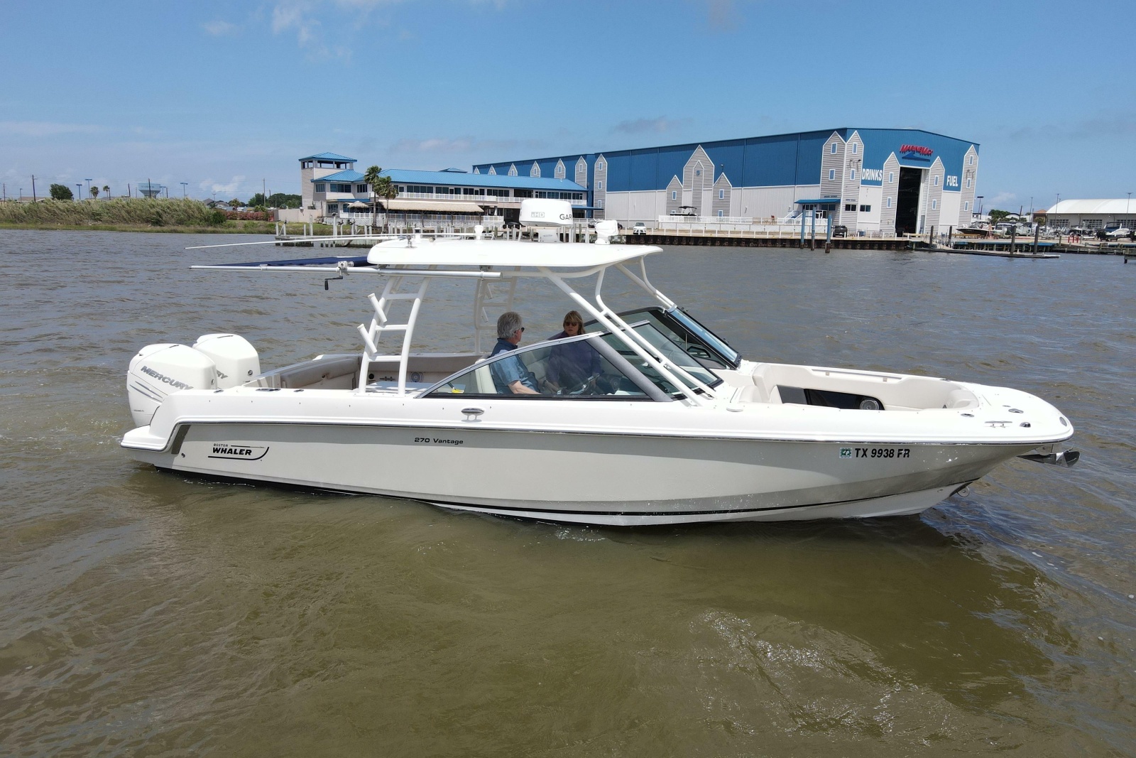 2017 Boston Whaler 270 Vantage