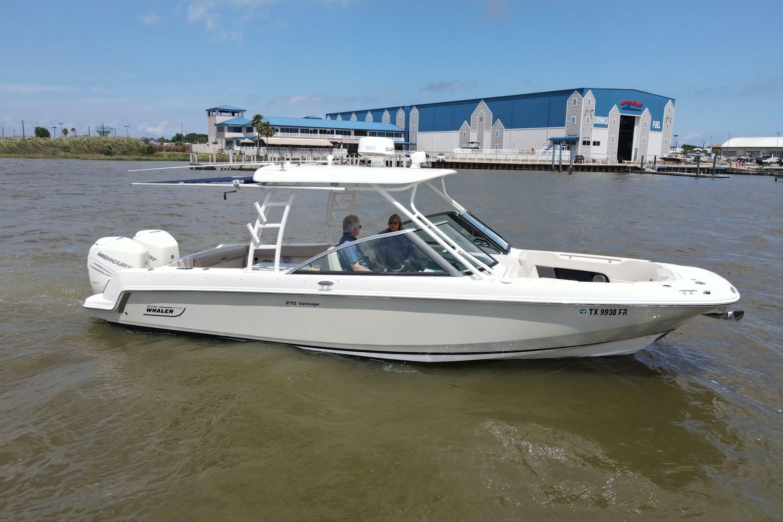 2017 Boston Whaler 270 Vantage