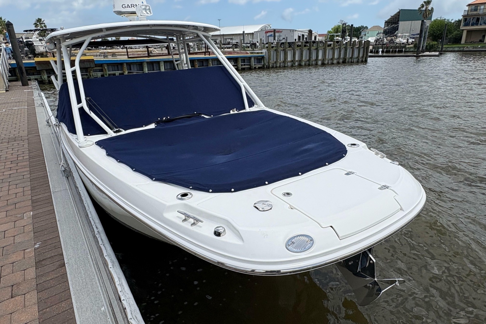 2017 Boston Whaler 270 Vantage