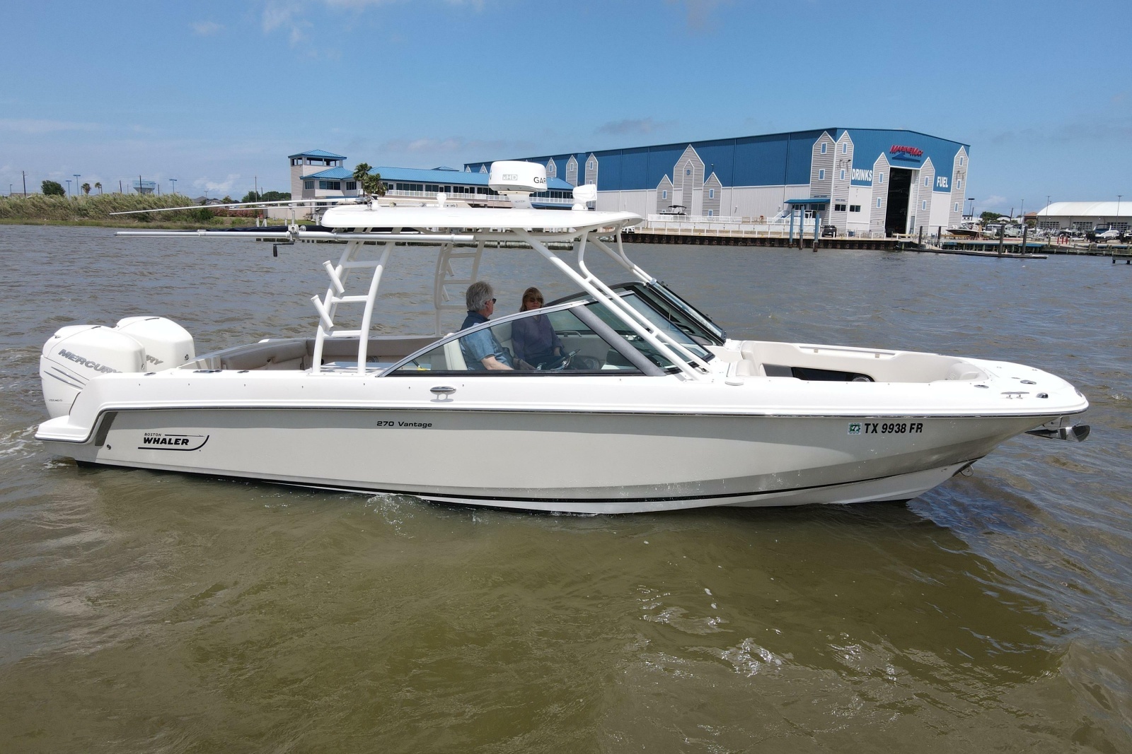 2017 Boston Whaler 270 Vantage