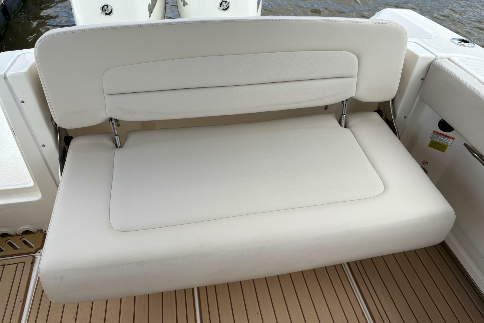 2017 Boston Whaler 270 Vantage