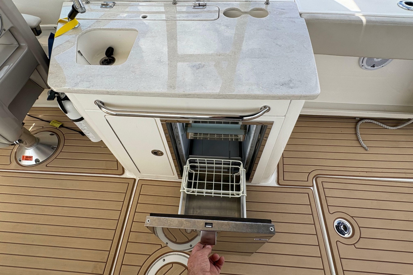 2017 Boston Whaler 270 Vantage