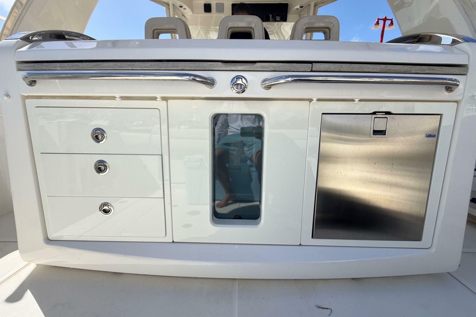 2017 Boston Whaler 420 Outrage