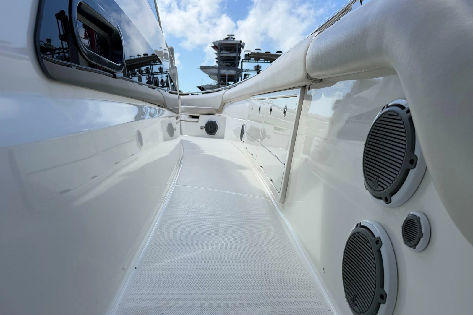 2017 Boston Whaler 420 Outrage