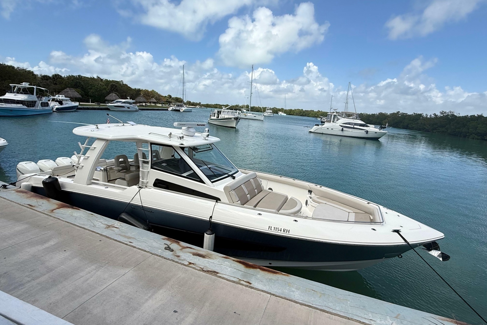 2017 Boston Whaler 420 Outrage