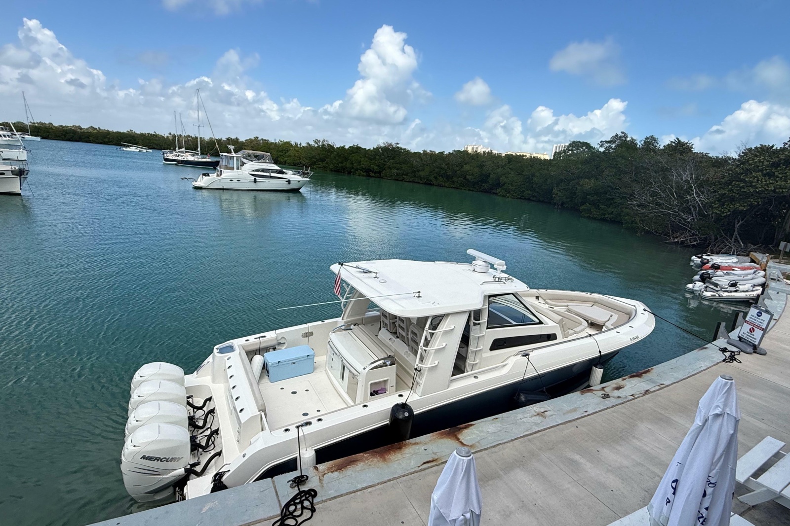 2017 Boston Whaler 420 Outrage