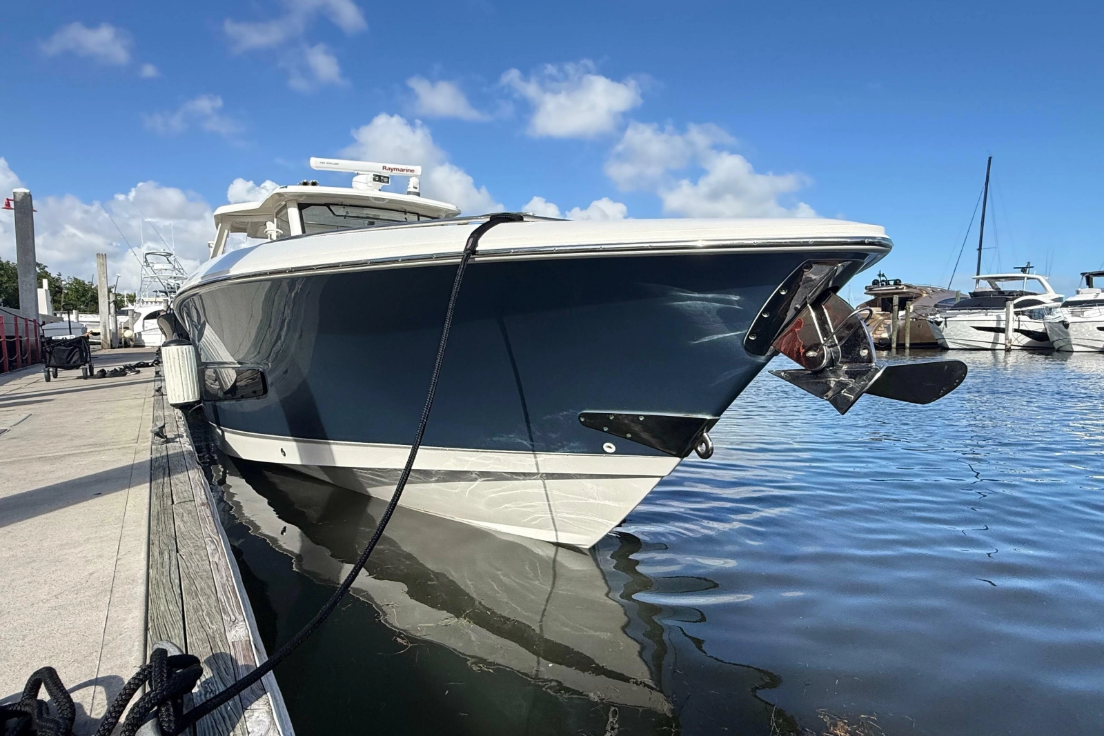 2017 Boston Whaler 420 Outrage