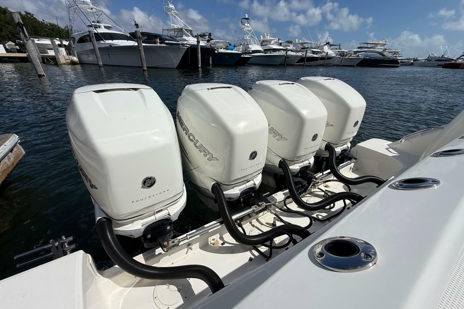 2017 Boston Whaler 420 Outrage