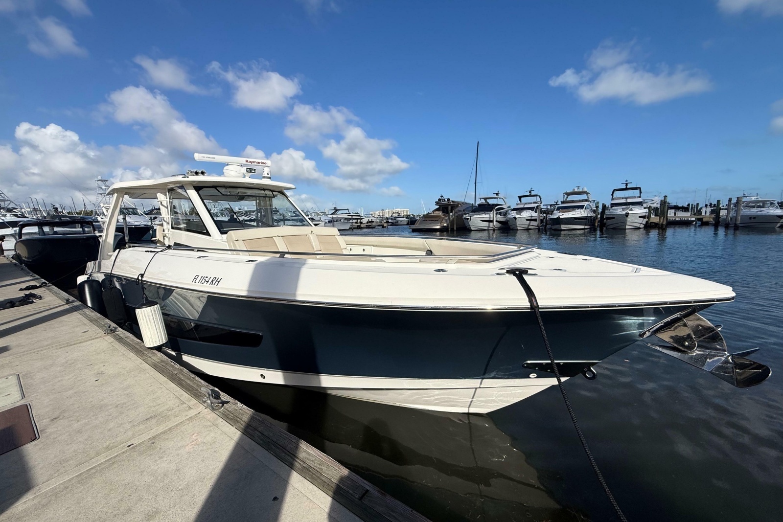 2017 Boston Whaler 420 Outrage