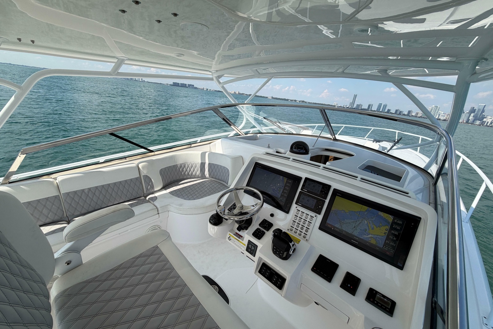 2017 Intrepid 475 Sport Yacht