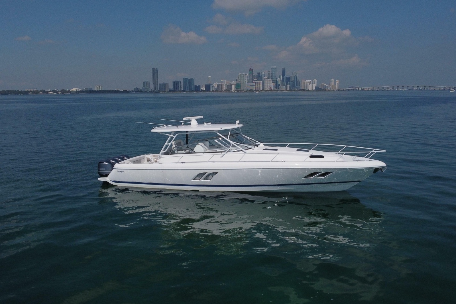 2017 Intrepid 475 Sport Yacht